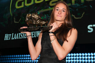 In 2017 werd in het Belgische vrouwenvoetbal de allereerste Gouden Schoen uitgereikt aan Tessa Wullaert
