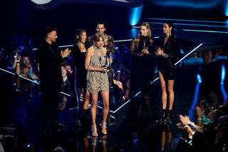 Les MTV Video Music Awards 2022 couronnent Taylor Swift et ont concocté une surprise inédite