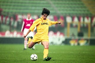 One day, one goal : Albertini surprend le FC Barcelone avec un tir venu d’ailleurs