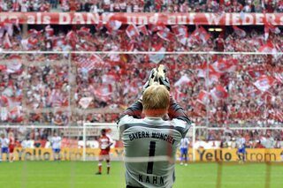 One day, one goal: Oliver Kahn houdt zijn netten niet schoon in afscheidsmatch