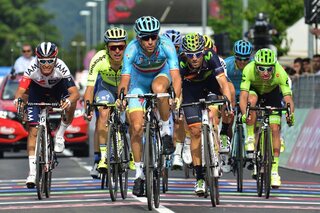 Vincenzo Nibali etaleert zijn panache, vindt zijn tweede adem en zet de Giro op zijn kop
