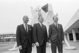 In deze films en documentaires zie en hoor je de echte Neil Armstrong