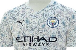 Voetbalshirts of Halloweenkostuums?