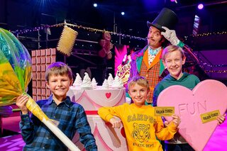 Senn, Mauro en Viktor worden Charlie Bucket in ‘Charlie and the Chocolate Factory’: “Dit is onze droom!”