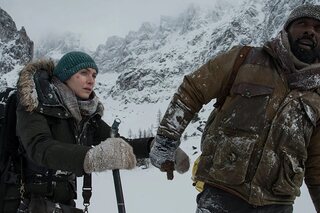 Kate Winslet en Idris Elba in 'The Mountain Between Us'