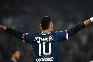 Neymar Jr. nous donne un aperçu de sa vie mouvementée dans un documentaire Netflix