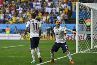 One day, one goal: Valbuena legt sfeervol Anfield Road het zwijgen op met winnende treffer