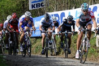 Nick Nuyens verrast vriend en vijand met zege in een knettergekke Ronde Van Vlaanderen