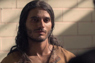 Mehdi Dehbi als messias in 'The Messiah'