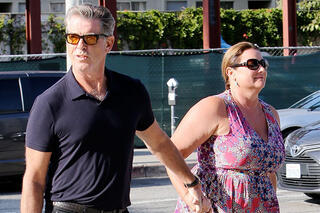 Pierce Brosnan en Keely Shaye Smith