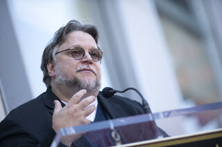 Guillermo del Toro op een toespraak bij de Hollywood Walk of Fame