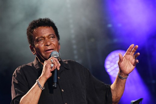 Deze muzieksterren overleden afgelopen maand