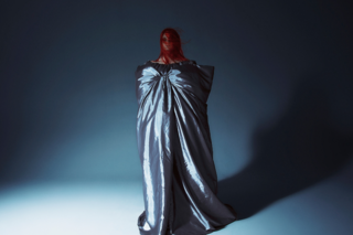 Noémie Wolfs: “De muze spreekt ’s nachts, ik luister.”