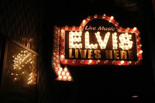 Elvis sign