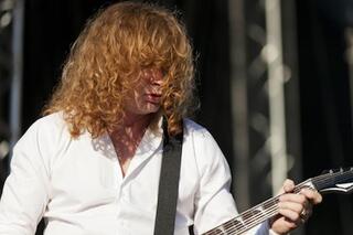 Les musiciens qui croient aux théories du complot