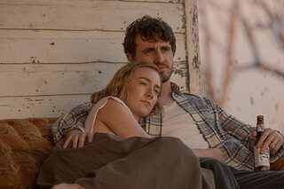 Paul Mescal en Saoirse Ronan spelen een getrouwd stel in ‘Foe’, een dystopische drama