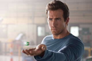 Ryan Reynolds aime se moquer de Green Lantern et le montre à nouveau avec le Reynolds Cut