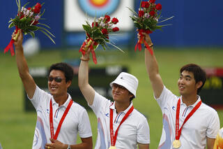 Im Dong Hyun and his colleagues at the Olympic Games