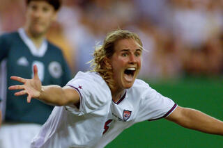 Brandi Chastain, héroïne de la finale de la Coupe du monde 1999