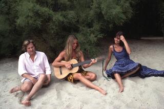 Chantal Goya, son mari et Brigitte Bardot