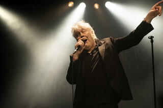 Le chanteur belge Arno fête ses 72 ans.