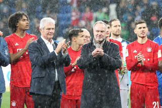 Hoffenheim-voorzitter Dietmar Hopp, samen met Bayern München-CEO Karl-Heinz Rummenigge