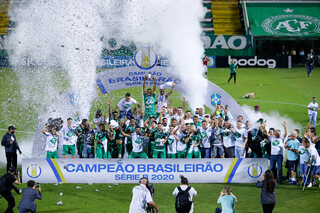 Alan Ruschel remporte le championnat brésilien de D2 avec Chapecoense
