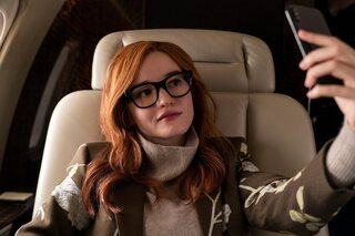 Julia Garner as Anna Sorokin in the Netflix serie 'Inventing Anna'