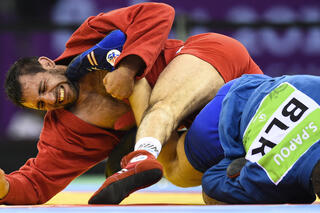 Le combattant de Sambo Stsiapan Papou a fait montre d'un grand fair play en finale des Jeux européens de 2015.