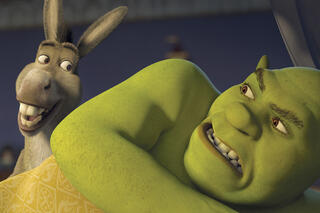 Eddie Murphy prête sa voix à l'Âne de Shrek.
