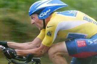 Lance Armstrong creusait l'écart dans les chronos