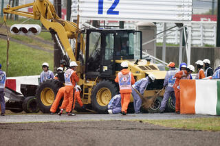 Jules Bianchi a joué de malchance à Suzuki en heurtant une grue