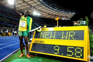 Bolt loopt naar een nieuw wereldrecord in Berlijn