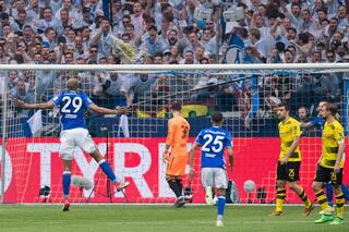 Naldo Schalke 04 Bundesliga Dortmund