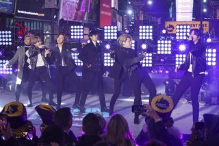 La chanson Dynamite de BTS est devenue le titre pop de l'année.