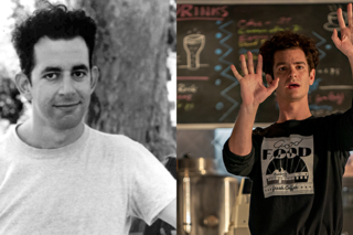 Andrew Garfield (à droite) interprète Jonathan Larson (à gauche) dans "Tick, Tick... Boom!"