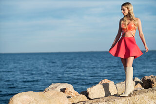 Tenslotte zal ook zangeres Camille met haar jeugdig enthousiasme voor ambiance zoeken.