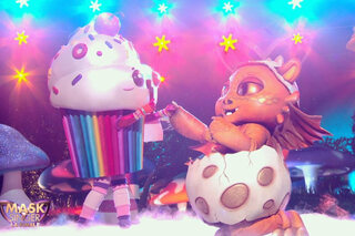Mask Singer - Le Cupcake et le Dragon ont chanté en duo lors de la finale de la seconde saison