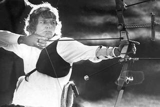 Neroli Fairhall a participé tant aux jeux olympiques qu'aux jeux paralympiques.