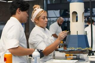Découvrez la délicieuse émission Netflix ‘L’école du chocolat’