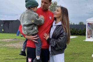 Wojciech Szcesny, sa femme Marina Luczenko et leur fils Liam, né en 2018