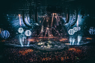 Revivez le concert exceptionnel de Muse lors de son 'Drones Tour' ce mardi soir sur La Trois