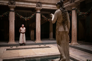 De achtdelige reeks werd gemaakt voor het Brits-Italiaanse Sky Atlantic.