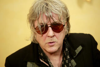 Portrait de Belge: Arno Hintjens, chanteur de charme raté et magnifique acteur dans Préjudice