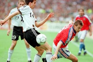 Les Allemands trop forts en finale de l'Euro 1996