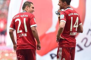 Legendarische westrijden: Bayern en het voetbal nemen afscheid van Lahm en Alonso