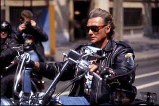 Johnny Hallyday sur son Harley Davidson