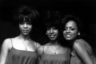 Mary Wilson, chanteuse du groupe féminin 'The Supremes', est décédée.
