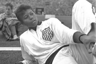 Les Etoiles Filantes : Wilma Rudolph, une championne olympique d'athlétisme qui ne devait plus jamais marcher