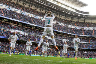 Cristiano Ronaldo effectue sa célébration emblématique